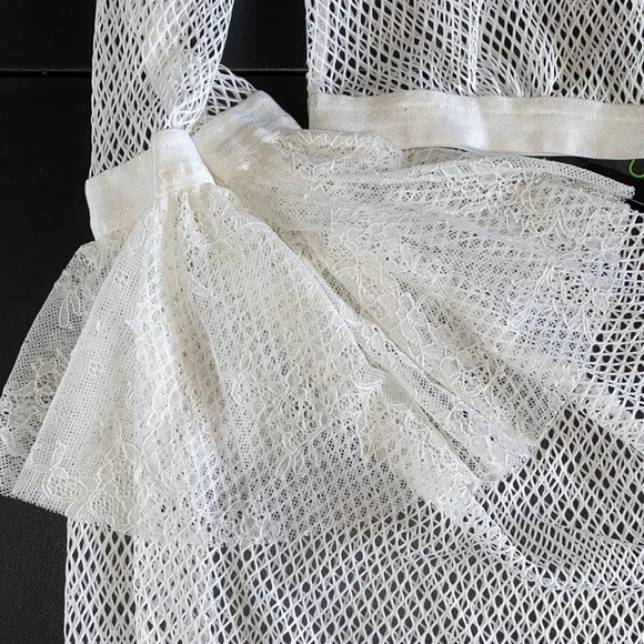 DK277-1-NWT- Dolls Kill ClubExx White Fishnet Bell Sleeve Top-XXL - Picture 4 of 5